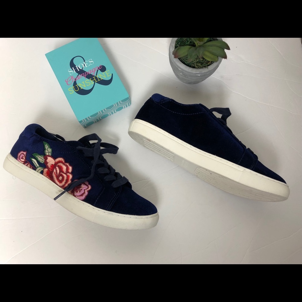 Kenneth Cole velvet sneakers, sz 9w